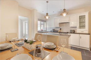 Beautiful 4 Bed House Worcester City Centre